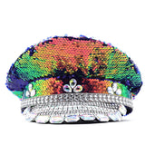 Chapeau bleu marine à paillettes et dessus plat 