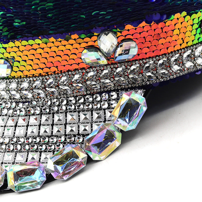 Chapeau bleu marine à paillettes et dessus plat 