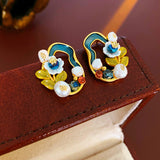 Vintage Pearl Earrings With Pull Out Box