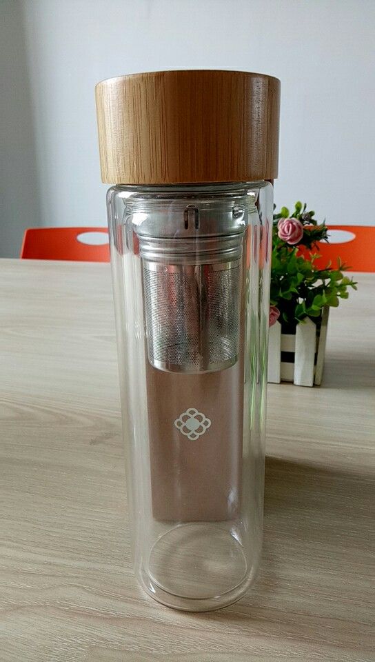 Bouteille d'eau avec couvercle et housse en bambou 