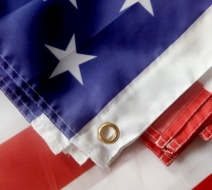 Drapeau personnalisé avec œillets 