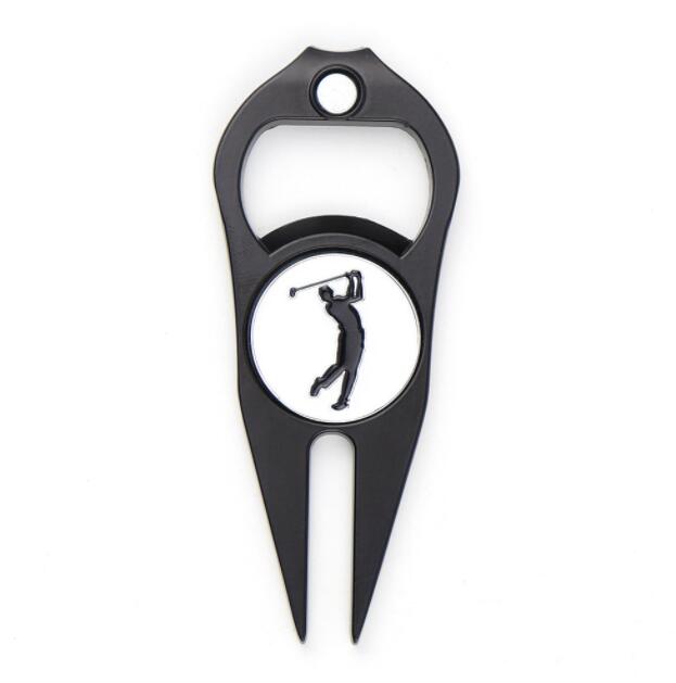 Outil de fixation de mottes de golf avec décapsuleur 