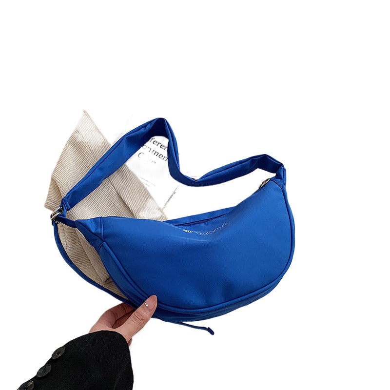 Sac en nylon en forme de croissant 